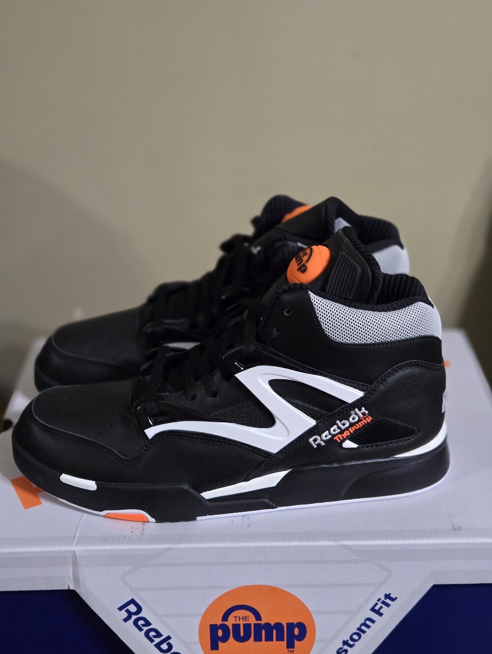 Mens Reebok Pump Omni II, Size 13 - Picture 5 of 7